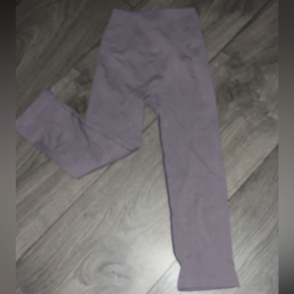 Lululemon Free To Flow Crop Magnum / White size 2 with a 17” inseam - Picture 6 of 12